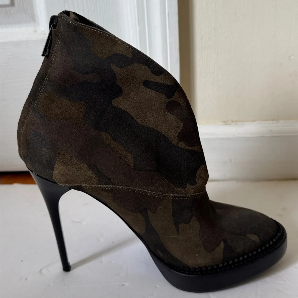 Burberry camouflage heels - Picture 3 of 13